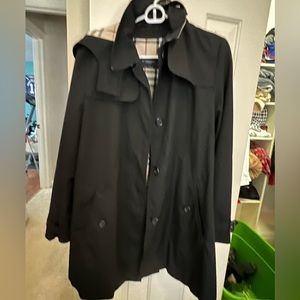 Burberry Mid Length Womens Trench Raincoat with detachable hood - size 8/10